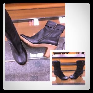 Black leather Boots